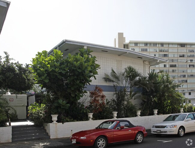 Building Photo - 1637 Anapuni St