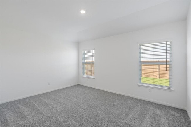Building Photo - 108 Wirepass Cres