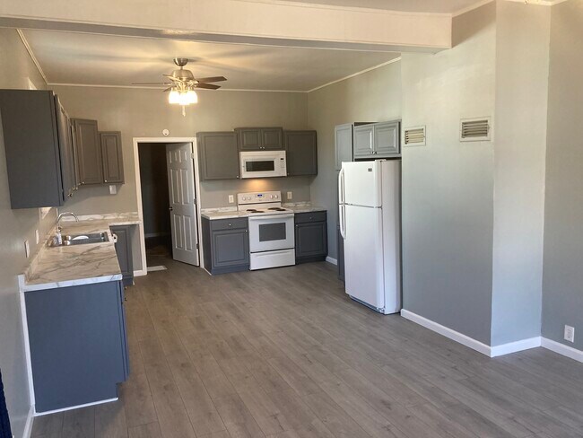 Foto del edificio - 8 N Indiana Ave