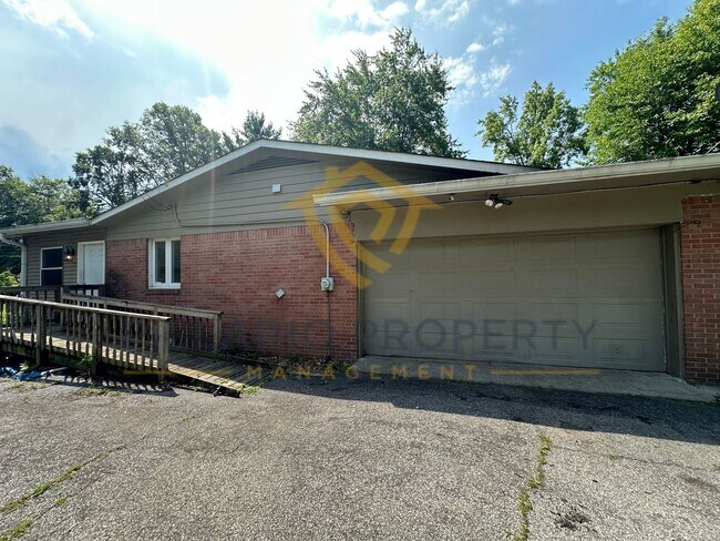 Foto del edificio - Spacious Warren Township, 3 Bedroom/1.5 Ba...