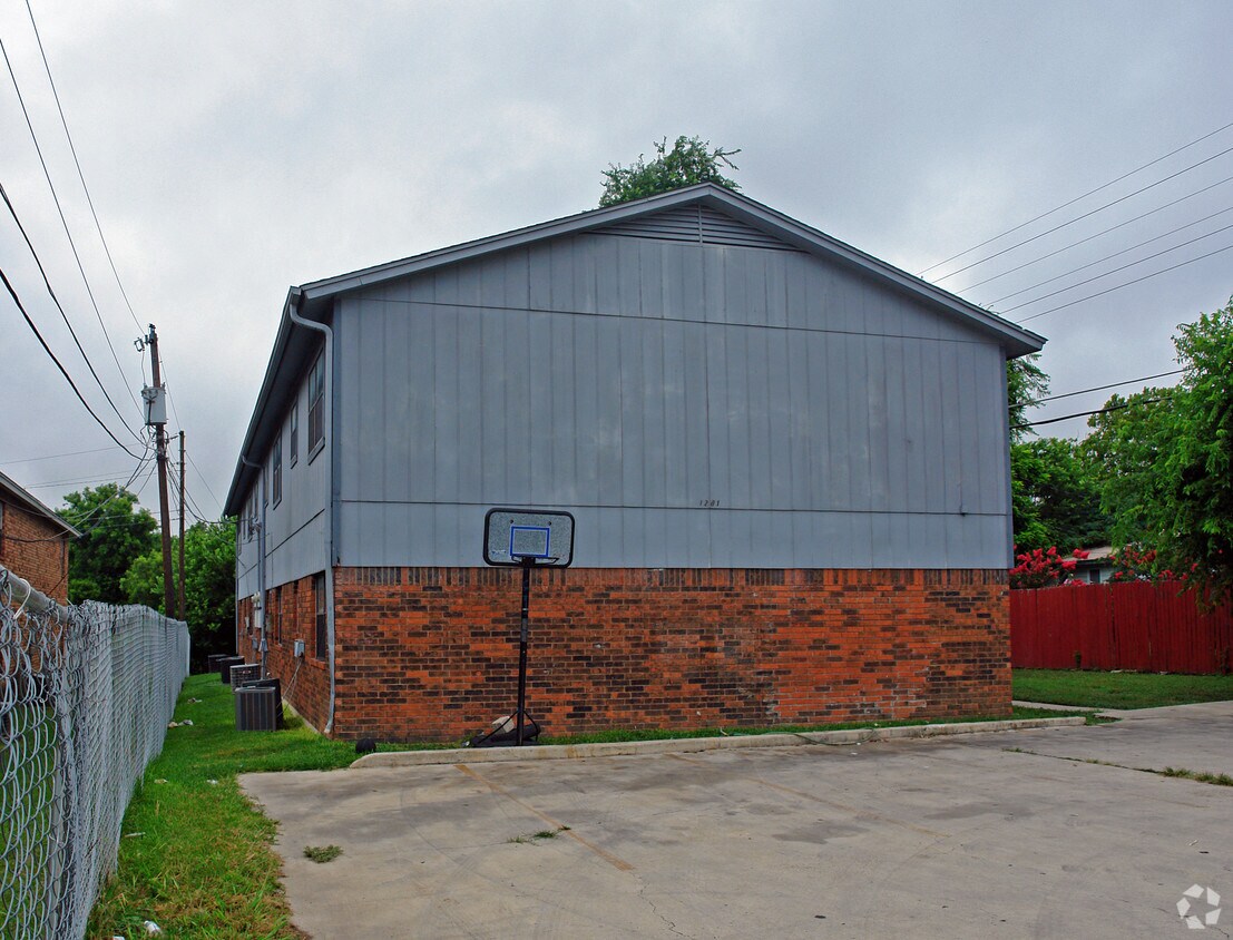 Foto del edificio - 1201 S 23rd St