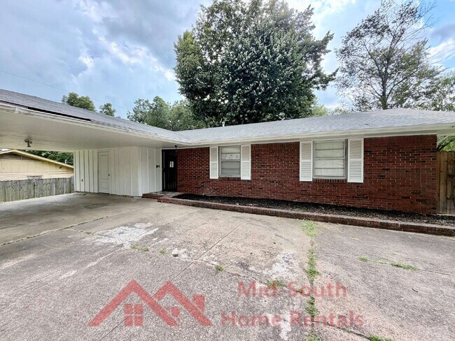 Foto del edificio - 3831 Hermitage Dr