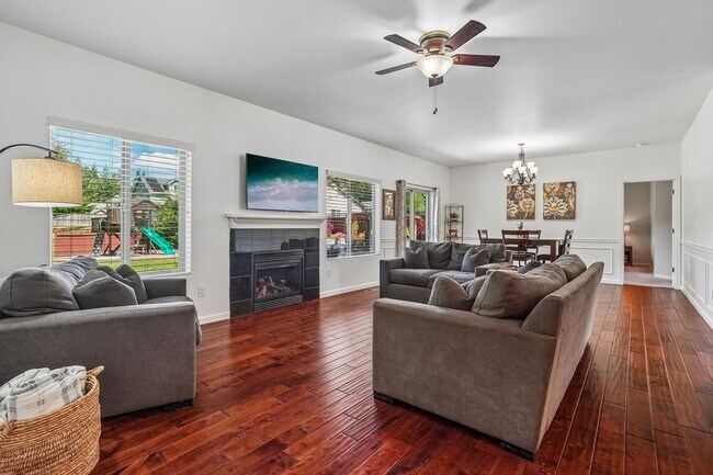 Foto del edificio - Spacious Port Orchard Home with RV Parking, Bonus Room & Entertainer’s Backyard