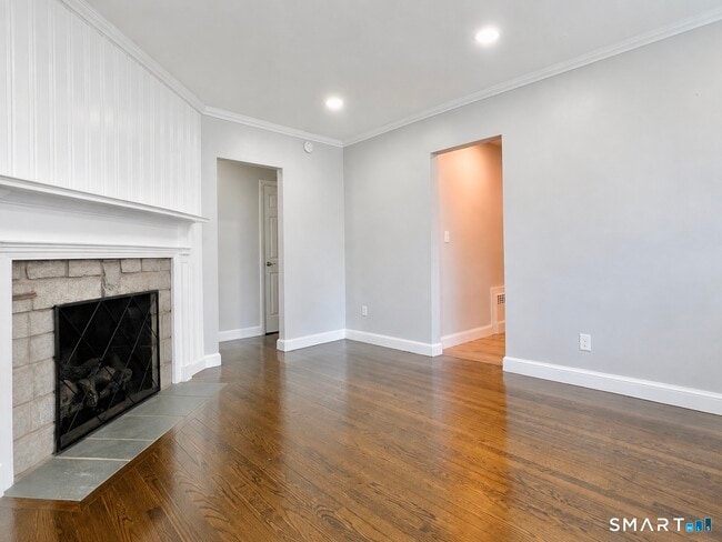 Building Photo - 444 Huntington Rd
