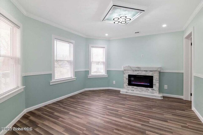 Building Photo - 2413 Turner Ave