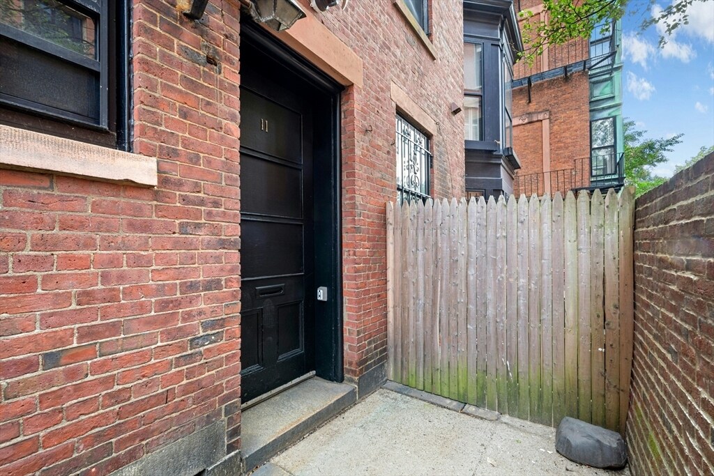 Foto principal - 49 Beacon St
