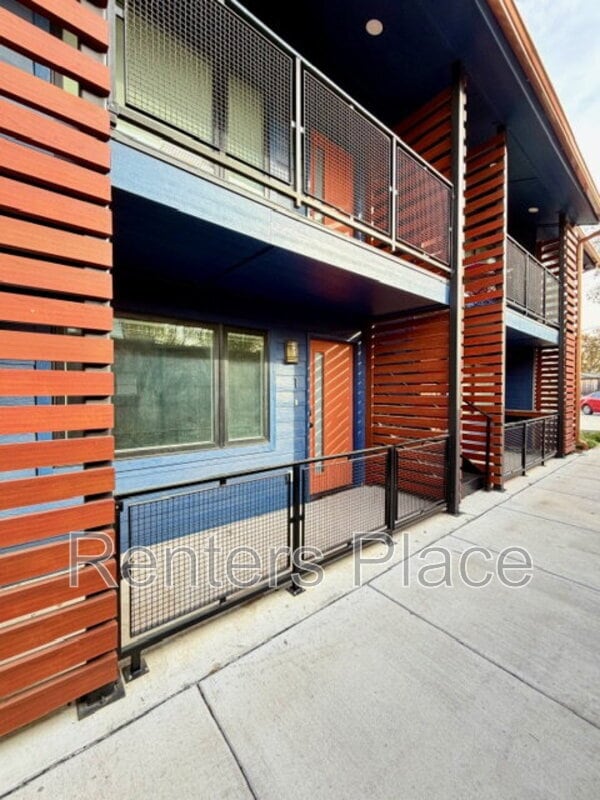 Building Photo - 807 S Trenton Ave
