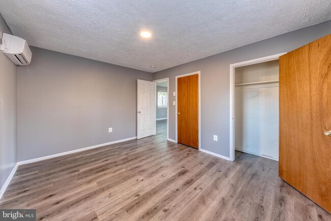 Foto del edificio - 7324 Green Acres Dr