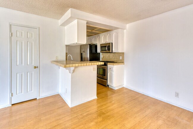 Foto del edificio - 1040 N Gardner St