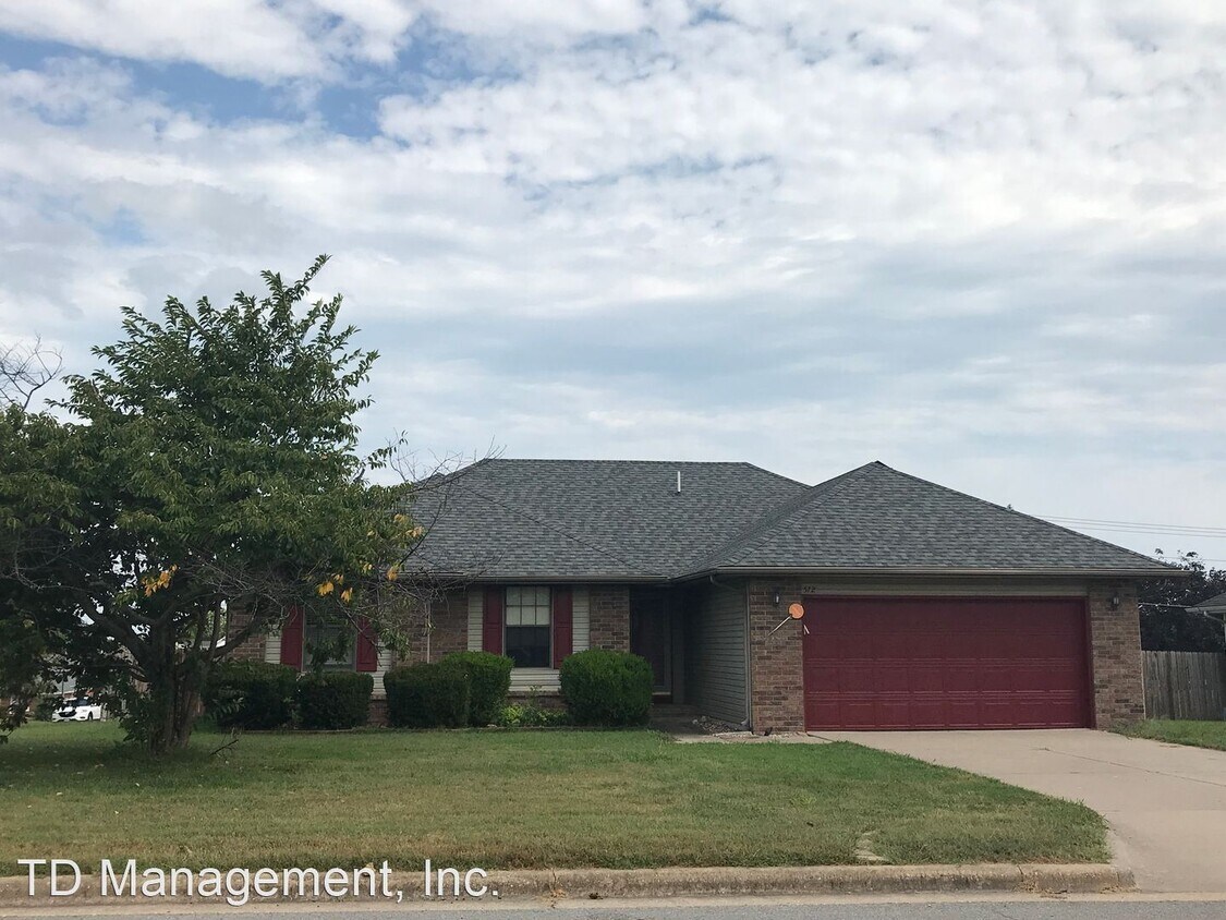 Foto principal - 3 br, 2 bath House - 572 S Bradford Ave
