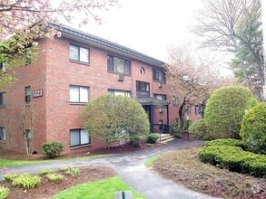 Building Photo - 1323 Worcester Rd