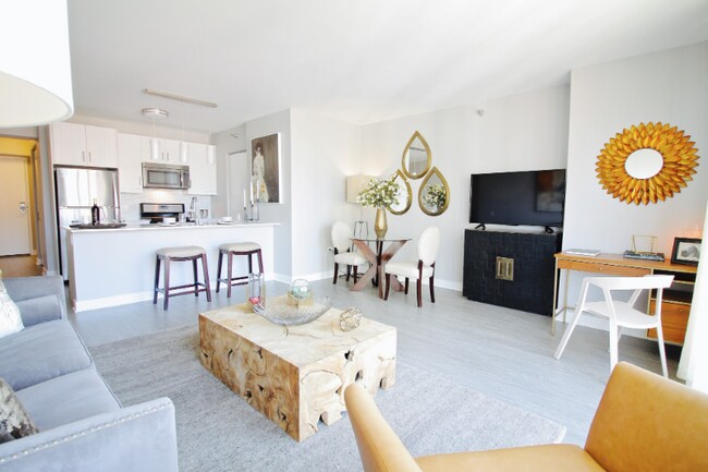 Photo - 981 S State St Apartment