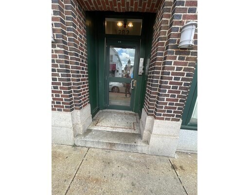 Primary Photo - 282 Main St