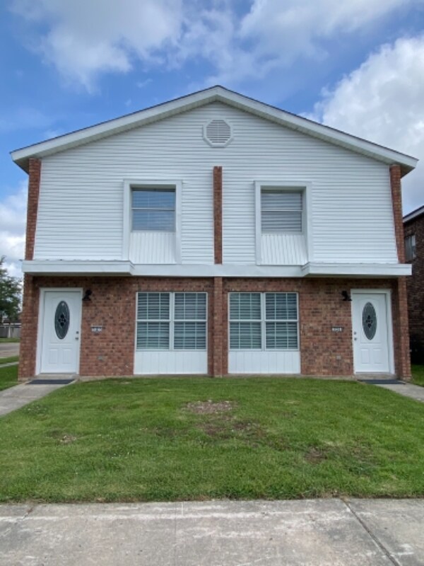Building Photo - 526 Folse St
