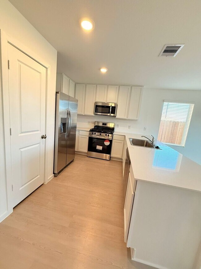 Building Photo - Spacious 4BR House in New Caney