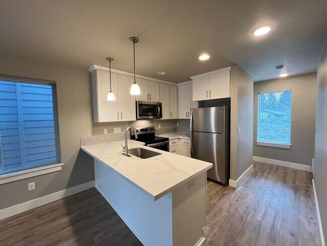 Foto del edificio - 2020 Build ~ 3Bd/ 1.5Ba Home in Hazelwood ...