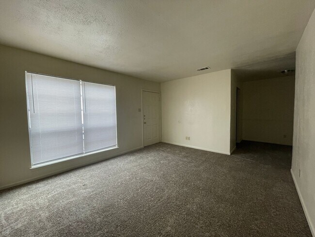 Foto del edificio - 4306 Lake Rd