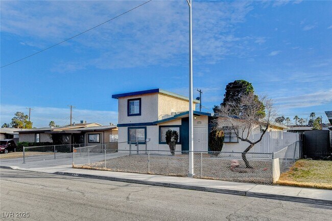 Building Photo - 5813 W Balzar Ave