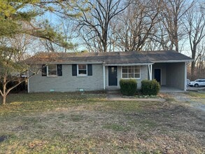 Building Photo - 1711 Southwind Dr