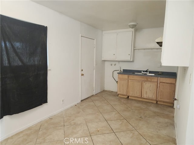 Building Photo - 36028 Dividing Line St