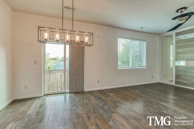 Foto del edificio - Modern Style 3 Bed 2.5 Bath Home in Orchar...