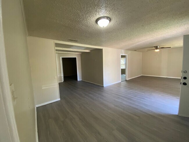 Building Photo - KT 1717 47th Street