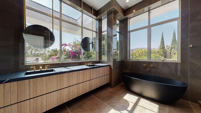 Foto del edificio - 453 N Kings Rd