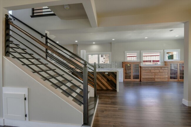 Foto del edificio - 399 Jayne Ave