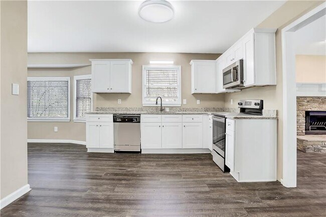 Building Photo - 9137 Woodhaven Dr NW