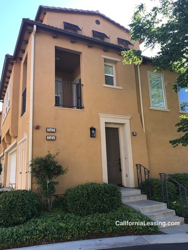 25424 Eagle Ln Unit 109, Valencia, CA 91381 Apartment for Rent in