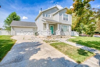 Building Photo - 1483 N Clemente Wy