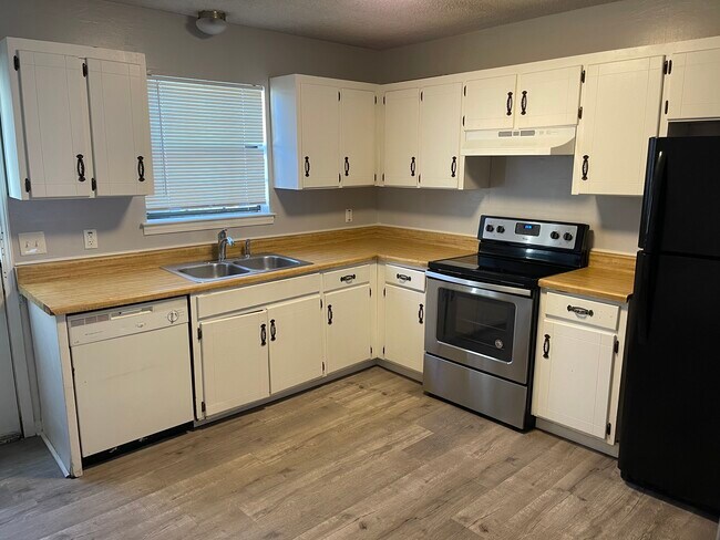 Kitchen - 110 Hoffman Pl