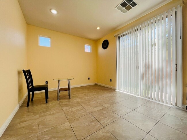 Building Photo - *Coming Soon* 3 bedroom house in the SW