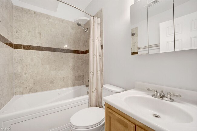 Foto del edificio - 2 br, 1 bath Condo - 3516 N Hamlin Ave