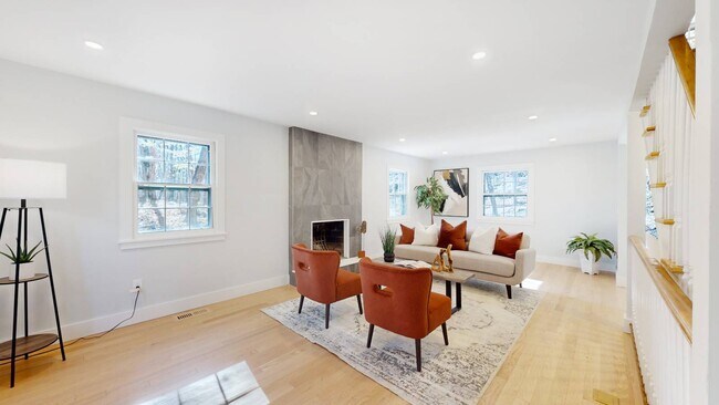 Foto del edificio - 71 Forest Range Rd