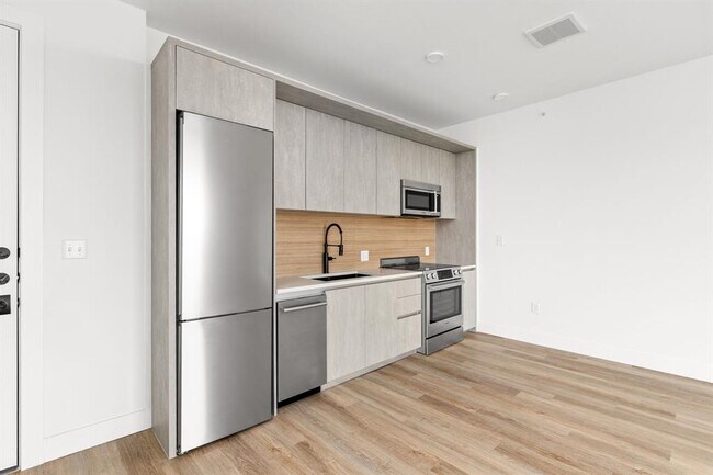 Building Photo - 4315 S Congress Ave