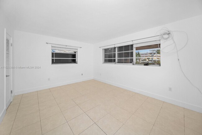 Foto del edificio - 7344 SW 82nd St