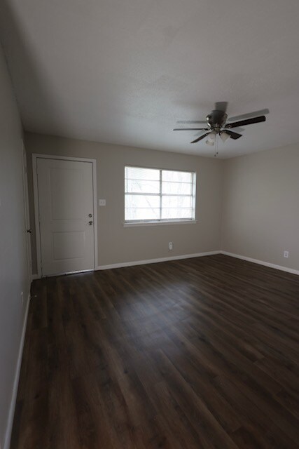 Foto del edificio - 1118 W 21st St