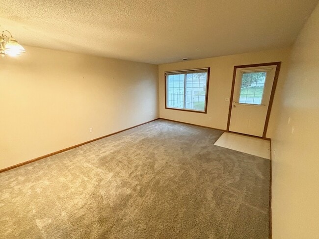 Building Photo - 13071 Northrup Trl