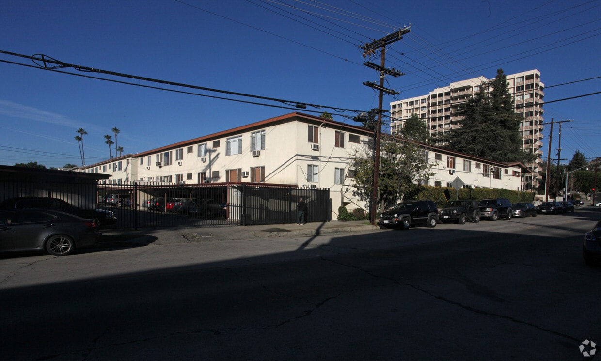 Primary Photo - 4402 Los Feliz Blvd