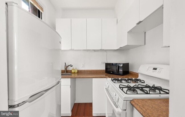 Building Photo - 2515 K St NW