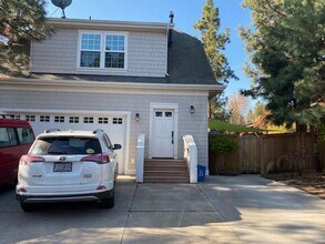 Building Photo - 2209 NW High Lakes Loop