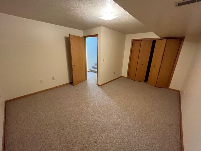 Foto del edificio - 629 29th Ave NE