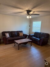 Building Photo - 3364 Green Briar Cir