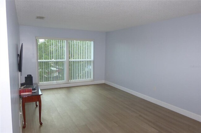 Foto del edificio - 2700 Bayshore Blvd