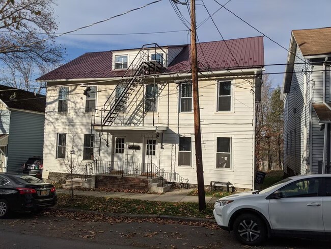 Foto del edificio - 310 -312 Pleasant Street