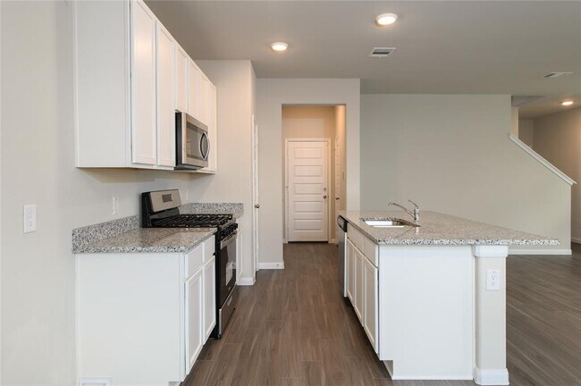 Foto del edificio - 22210 Regal Heights Dr