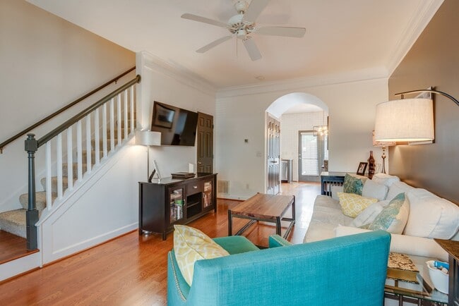 Building Photo - 2019B Beech Ave