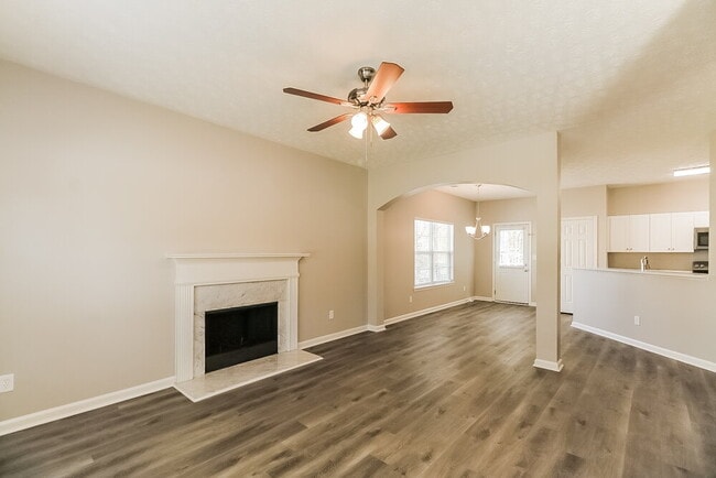 Foto del edificio - 7430 Royale Ln