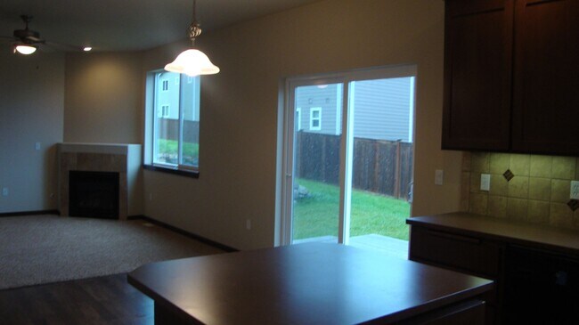 Building Photo - Beautiful 4 Bedroom Home in Tumwater Landing